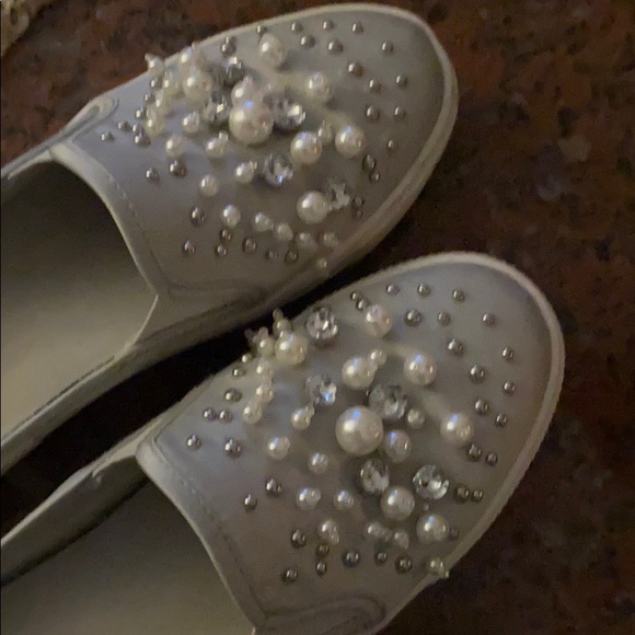 bebe Shoes - GUC - Bebe Size 8 Grey satin mule